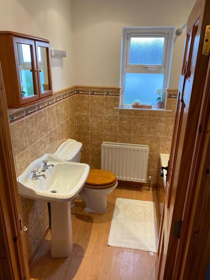 Primrose Cottage, Bushmills - Cosy Self Catering Property Luaran gambar
